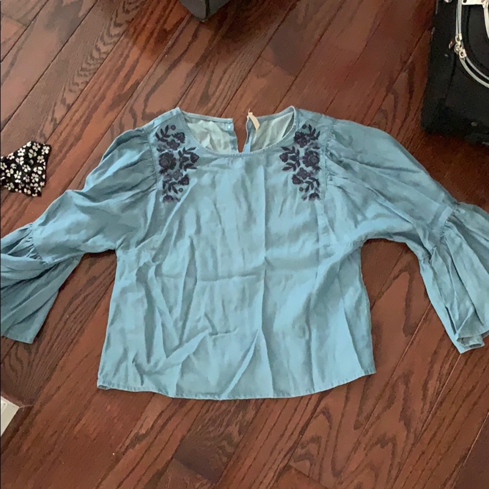 Hollister top